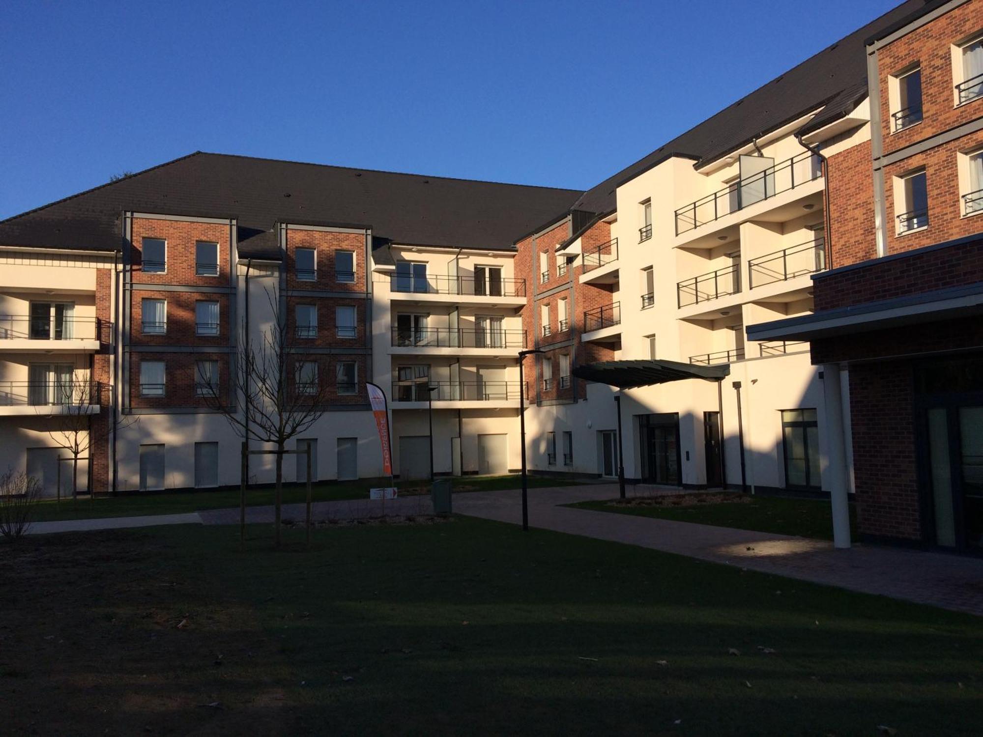 Aparthotel Domitys - Le Carillon D'Or Maubeuge Exterior foto