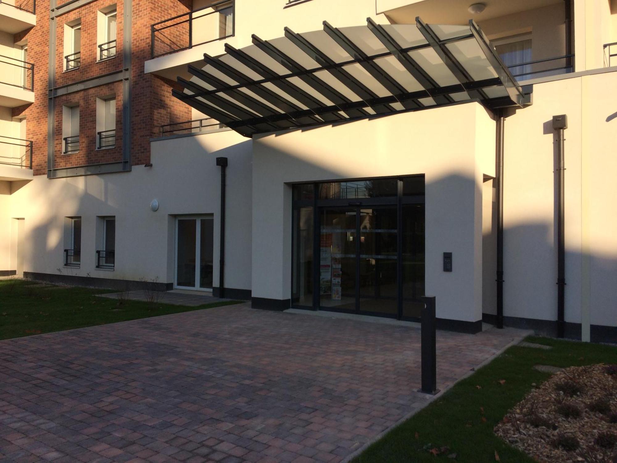 Aparthotel Domitys - Le Carillon D'Or Maubeuge Exterior foto